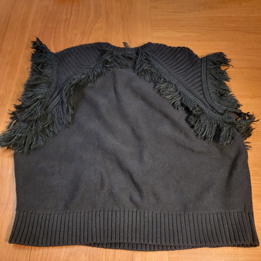 BCBGMAXAZRIA Black Fringe Trim Sleeveless Knit Top Sweater UMZ14A03-001 Medium